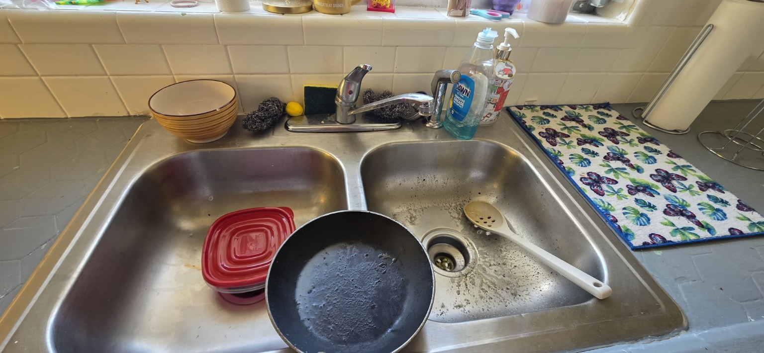 Cocina antes de limpieza profunda
