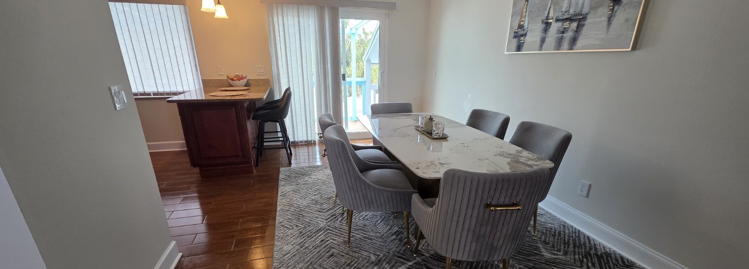 J&C House Cleaning - Salas y Comedores